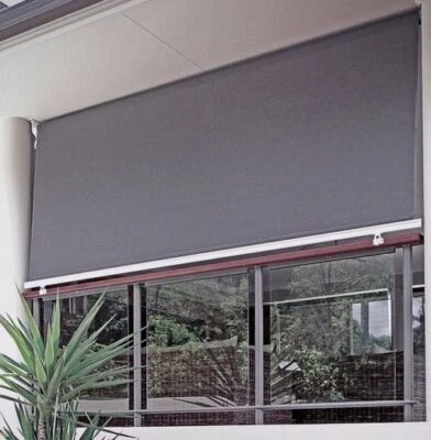 Tenda da sole fissata tramite supporti-Tessuto Corti 100% Acrilico-2 anni di Gar - Immagine 1 di 3