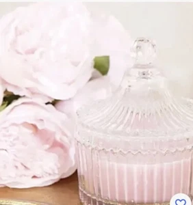 JANET REGER FRAGANCIA DE LUJO VERTIDA A MANO VELA PERFUMADA 200 G - Imagen 1 de 5