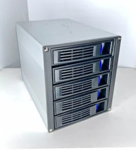 NORCO SS-500 SAS ,SATA HDD Hot-Swap Cage - Picture 1 of 4