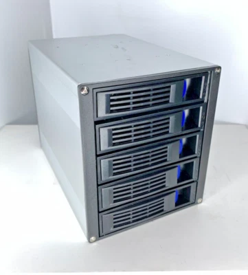 NORCO SS-500 SAS ,SATA HDD Hot-Swap Cage - Image 1 of 4