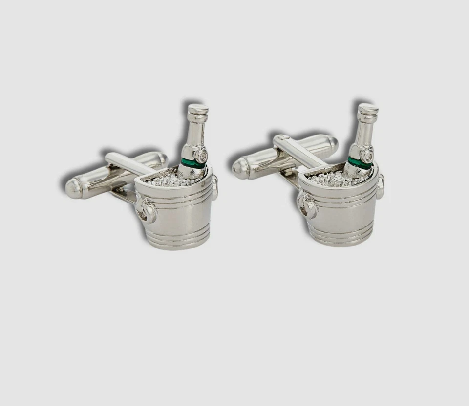 Gemelos Macy's Silver Champagne Bucket de acero inoxidable de $25 Foto 1 de 1