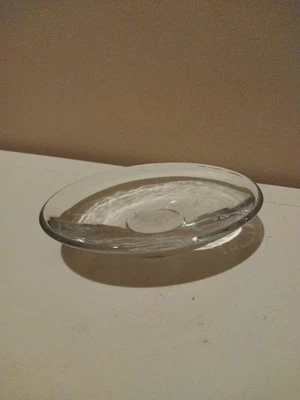 Jabonera de vidrio ovalada 6,25" X 4,25" 1,50" usada Foto 1 de 4
