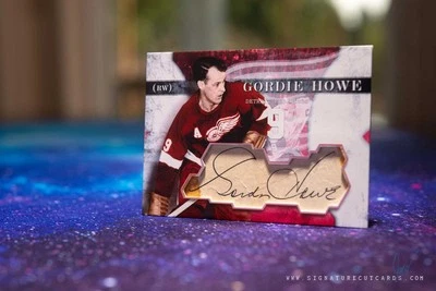 Gordie Howe Detroit Red Wings Vintage Signature Cut Card - Autographed - Image 1 of 2