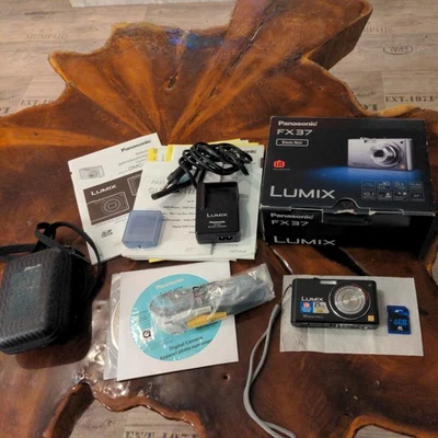 Panasonic Lumix DMC-FX37  Digitalkamera Kamera 10,1 Megapixel schwarz - Bild 1 von 4