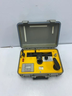 BUDENBERG E400 DIGITAL HYDRAULIC PRESSURE CALIBRATOR - Image 1 of 4