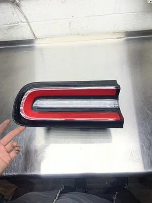 15-23 DODGE CHALLENGE LUZ TRASERA EXTERIOR OEM CONDUCTOR LADO IZQUIERDO 68174069AC Foto 1 de 4