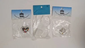 Miniaturen - herzförmige Torte, Kochschürze und Kappe, Parfüm-/Kulturbeutel - Bild 1 von 17