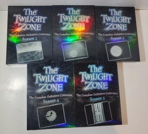 The Twilight Zone - The Complete Definitive Collection On DVD 28 Discs 5 Seasons - Bild 1 von 3