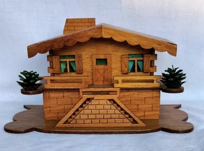 Ancienne Décoration Tirelire Bois. Art Populaire. Bon État. Cadeaux. Fêtes. - Photo 1/4