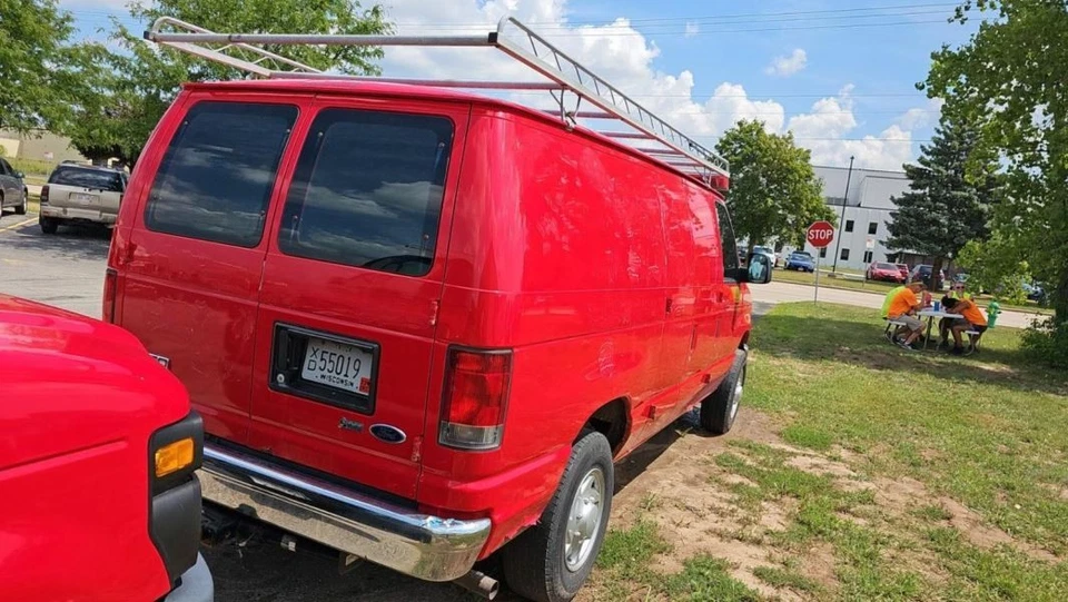 Wheel Srw 16x7 Steel 4 Slots Fits 08-19 21-25 FORD E350 VAN 4135654 - Image 1 of 4