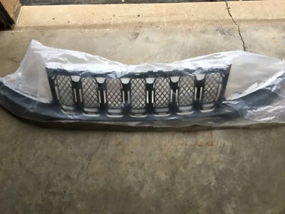 2014-2017 JEEP COMPASS FRONT BUMPER INSERT GRILLE NEW GENUINE MOPAR 68213198AB - Image 1 of 2