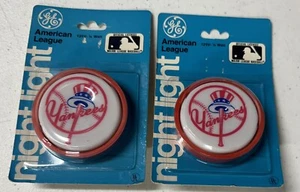 Lote De 2 1979 GE MLB New York Yankees Luz Nocturna Probada - Imagen 1 de 4