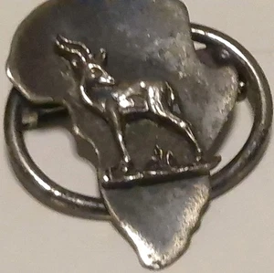 Vintage 50s 3D silver tone metal Simba antelope gazelle African  brooch VGC  - Picture 1 of 12