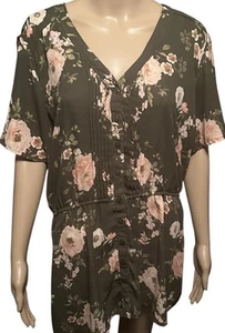 Justify Blouse Woman’s Pulse Size 1X Green Floral Short Sleeve Pullover V-Neck - Picture 1 of 3