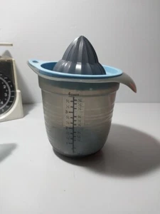 Tupperware 4 Tassen Messkanne & Entsafter #5435 Gra A50 - Bild 1 von 3