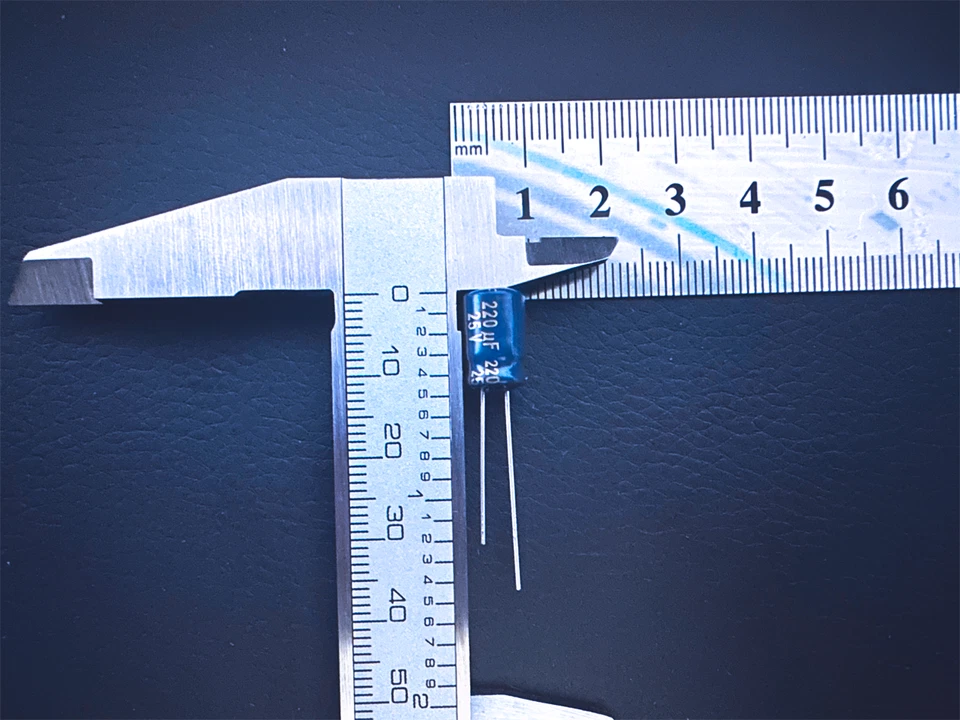 Capacitor Panasonic FC 220uf 25v Low Low Impedance