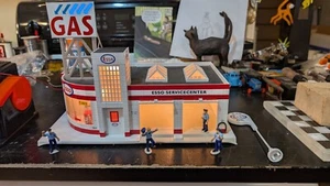 Lionel 6-24183 Lionelville ESSO Gas Station as is - Picture 1 of 6
