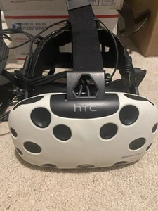 HTC Vive Virtual Reality Headset With Link Box Cables And Deluxe Audio Strap - Picture 1 of 2