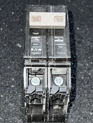 Eaton Circuit Breaker - CH220 - Image 1 of 4