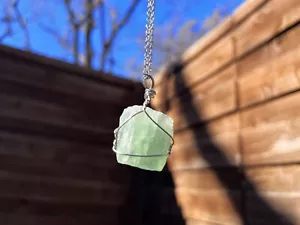 Green Fluorite Energy Healing Crystal Silver-Tone Wire-Wrapped Pendant Necklace - Picture 1 of 8
