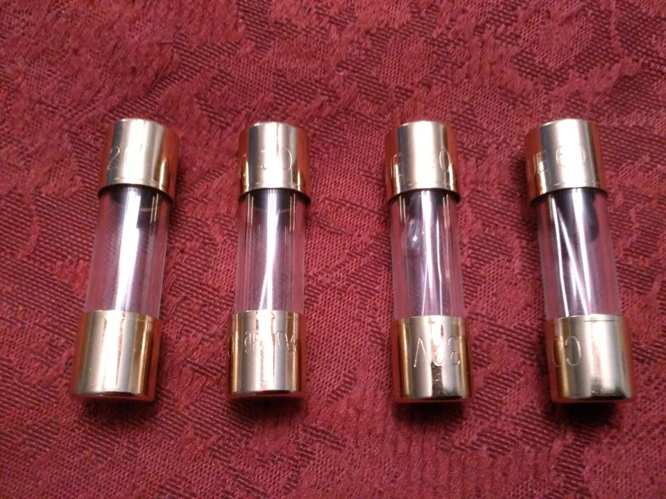 Предохранители 60A 30A 20A 32 В позолоченные высокопрочные 1-1/2x13/32 дюйма 4 упаковки - Изображение 1 из 1