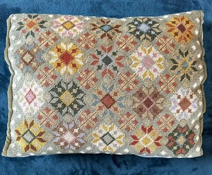 Ikea Arden Liten Rectangular Wool Cotton Velvet Needlepoint Cushion Green Multco - Picture 1 of 18