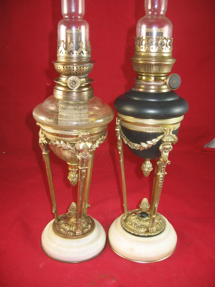 duo lampes à pétrole Empire bronze cristal tripodes - Photo 1/4