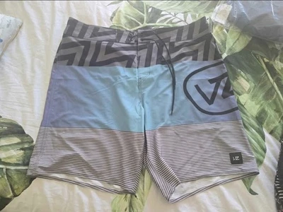 Mens Von Zipper Boardshorts - Sz 40 - FREE POSTAGE - image 1 of 2
