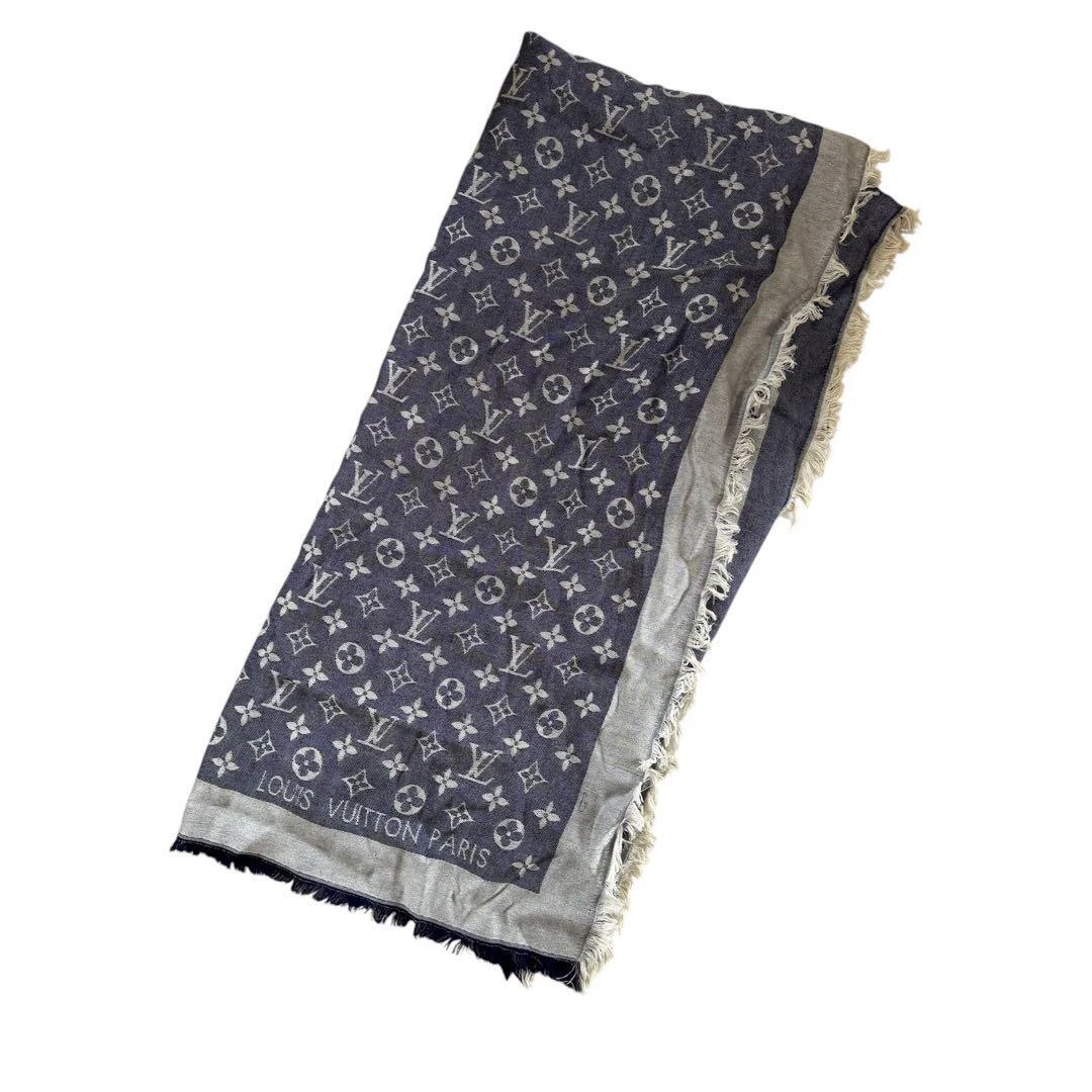 美品LOUIS VUITTON ストール グレーxネイビー140cm× LOUIS VUITTON ストール グレーxネイビー140cm x140cm LOUIS VUITTON