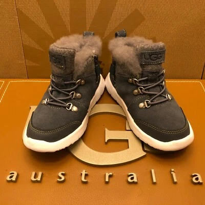 NUEVO NIÑO UGG OBIE IMPERMEABLE PIEL DE OVEJA GENUINA NIÑOS Y NIÑAS BOTA LUZ DE CORRER Foto 1 de 2