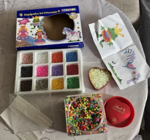 Bügelperlen Set Prinzessein von Playbox mit zusätzlichen Perlen und Steckplatte - Bild 1 von 5
