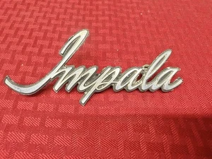 Chevrolet Impala 1974 guardabarros delantero emblema 74 Chevy Donk - Imagen 1 de 4