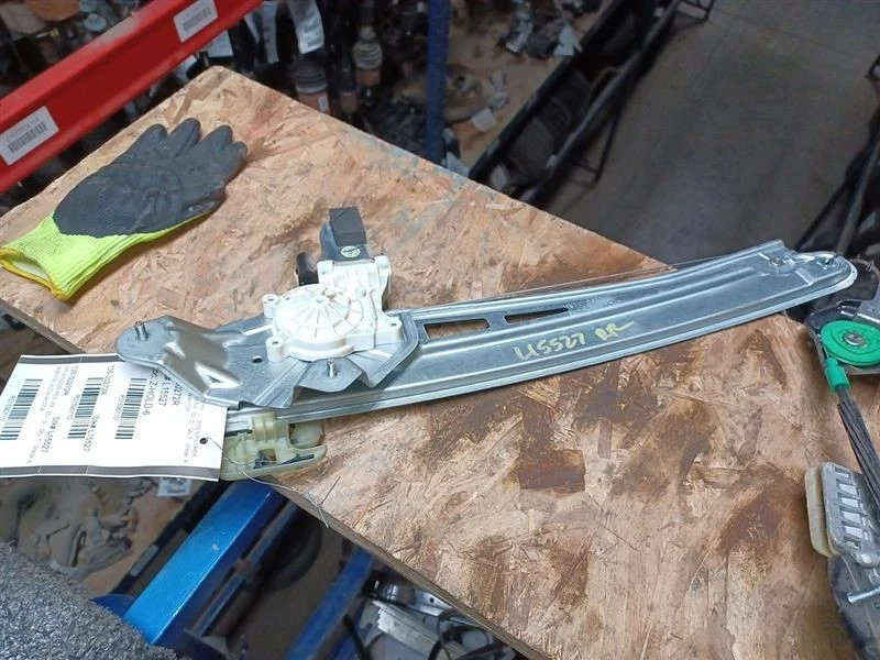 Regulador ventana trasera pasajero sin motor compatible con 11-17 EXPLORER 1590110 Foto 1 de 4