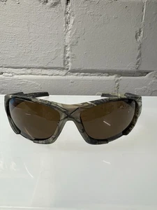 NEW Men’s Chevy Emblem Solar Bat Polarized Sun Glasses Realtree - Picture 1 of 6