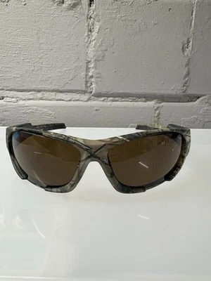 NEW Men’s Chevy Emblem Solar Bat Polarized Sun Glasses Realtree - Image 1 of 4