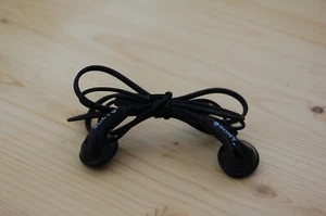 Sony MDR-E808 In-Ear Phones Suits Personal Stereo/Walkman CD Player/Discman - Picture 1 of 4