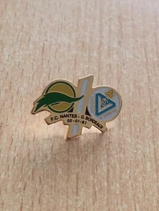 Pin's Pins Pin Enamel 32 Sport Football "FC NANTES/BORDEAUX" - Picture 1 of 2