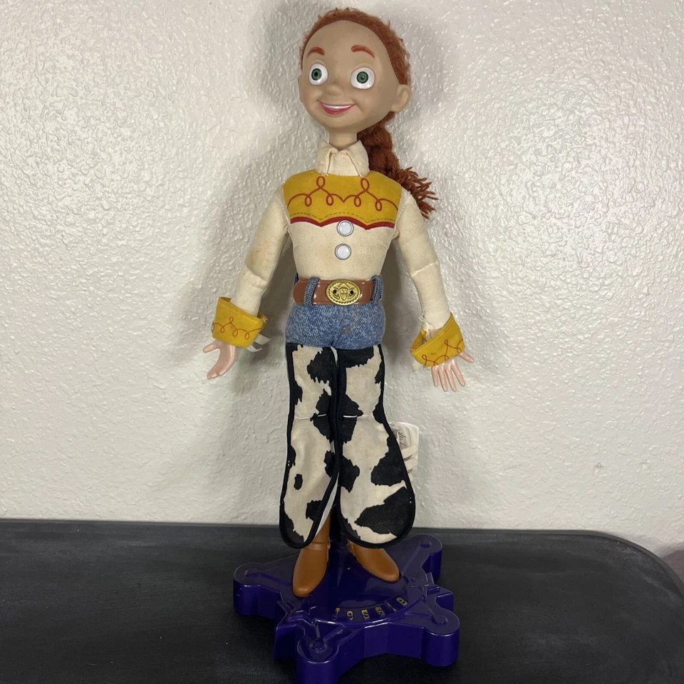 Thinkway Toys Disney Pixar Talking 15" ¡Muñeco de Peluche Jessie! ¡Leer! Foto 1 de 4