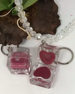 2x Hard Candy Key to My Heart Pop Lipgloss Duo im Schlüsselanhänger - Neu - Bild 1 von 4