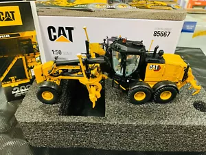 Caterpillar Cat 150 Motor Grader 1:50 Scale By DieCast Masters DM85667 New Box - Picture 1 of 7