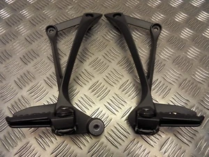 Kawasaki ZX10R pilón trasero perchas para pie 2011 a 2015 NUEVAS - Imagen 1 de 12