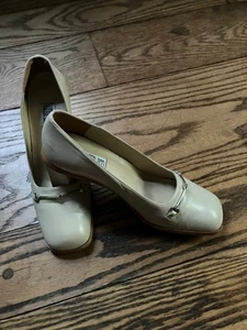 Vintage Alter Ego beige Leather Block Heel Pumps Size 7.5 - Picture 1 of 7