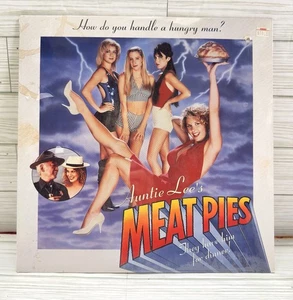 Auntie Lee's Meat Pies  LASERDISC Huntz Hall Pat Morita Karen Black CULT CLASSIC - Foto 1 di 14