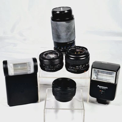 Vintage Camera Lens and Flashes - UNTESTED -Spares or Repair- 4 Lenses 2 Flashes - Image 1 of 4