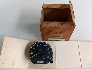 USED/GENUINE SPEEDOMETER ASSY For TOYOTA HIACE VAN, COMUTER 1989-2004 - Picture 1 of 4