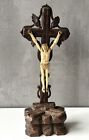 Antique Crucifix en Bois forêt noir - christ Sculpté en Os de Mouton 