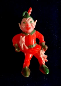 1950 stehende rote Kunststoffelfe - Bild 1 von 4