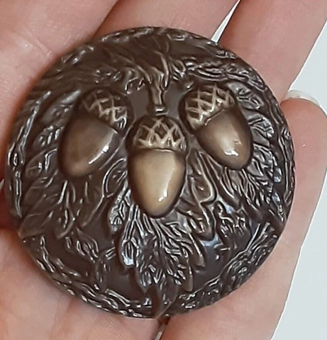 large Celluloid acorn oak tree picture button brown Antique Vintage  forest Cover