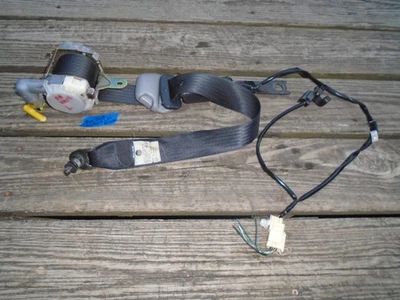 2004-05 TOYOTA RAV4 ПЕРЕДНИЙ ВОДИТЕЛЬ/ЛЕВАЯ СТОРОНА РЕМЕНЬ БЕЗОПАСНОСТИ И ПРЯЖКА OEM ЧЕРНЫЙ - Изображение 1 из 4