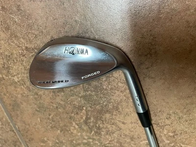 Cuña de hueco forjada HONMA 50* Tour World Foto 1 de 4